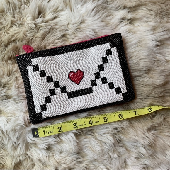 Cute Pattern Makeup Bag - Picture 3 of 3